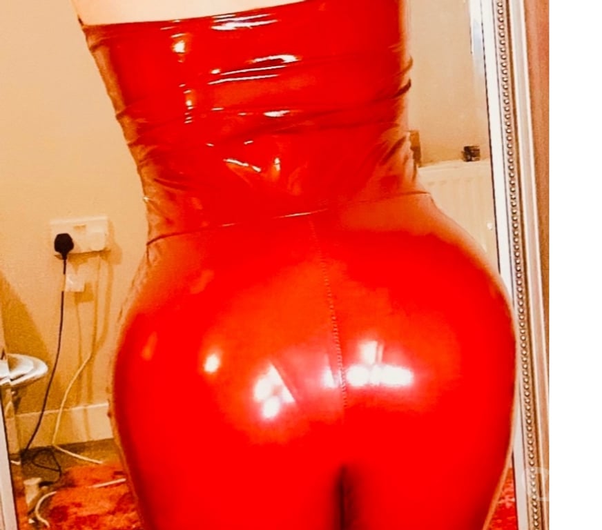 Escorts Edinburgh Edinburgh - Edinburgh - Photos for Genuine , Hot horny busty blonde blue eyes Scottish milf