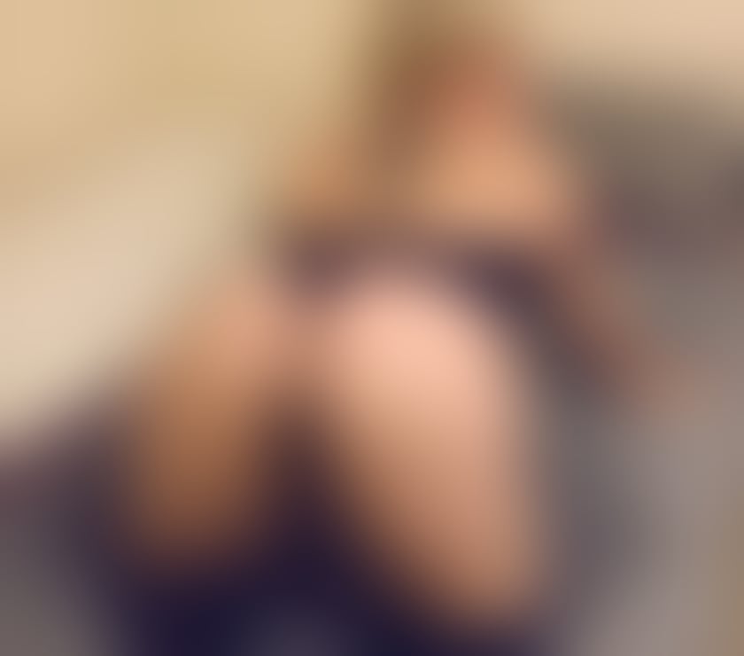 Escorts West Yorkshire Calderdale - Photos for Mona Moon best ever services Party girls 😋😋
