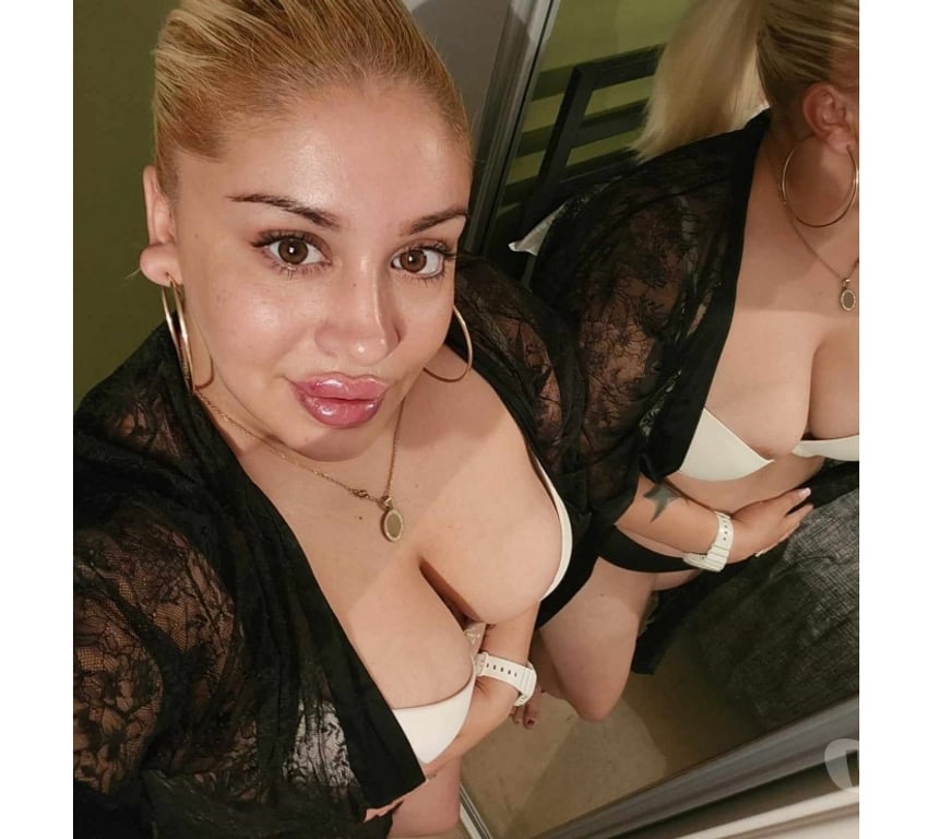 Escorts West Yorkshire Calderdale - Photos for Mona Moon best ever services Party girls 😋😋