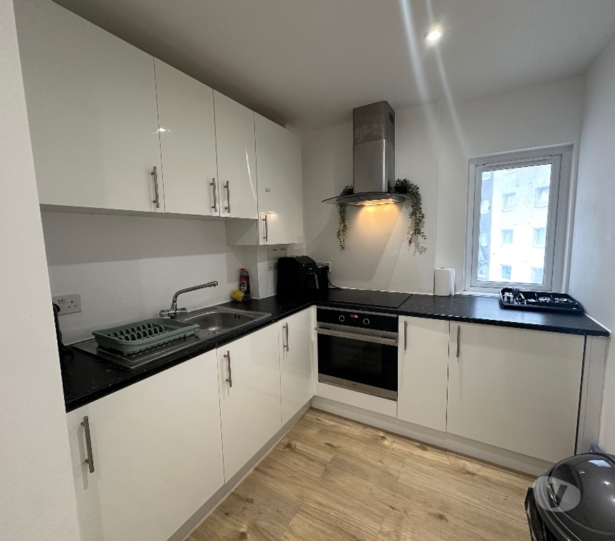 Property to Rent Bedfordshire Luton - Photos for 1 Bedroom Apartment Balcony Parking