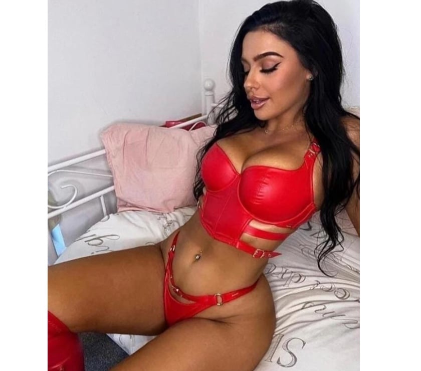 Escorts Kent Medway - Kent - Photos for Brazilian party girl