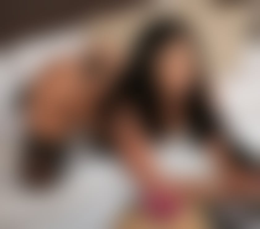 Photos for 🇧🇷🎉Liliany incall till late 🥳 free parking 24h