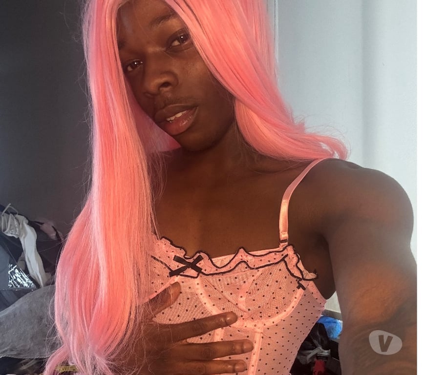 Trans Escorts East London Canary Wharf - East London - Photos for Petite Ladyboy Available now