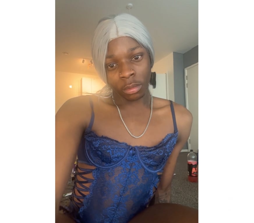 Trans Escorts East London Canary Wharf - East London - Photos for Petite Ladyboy Available now