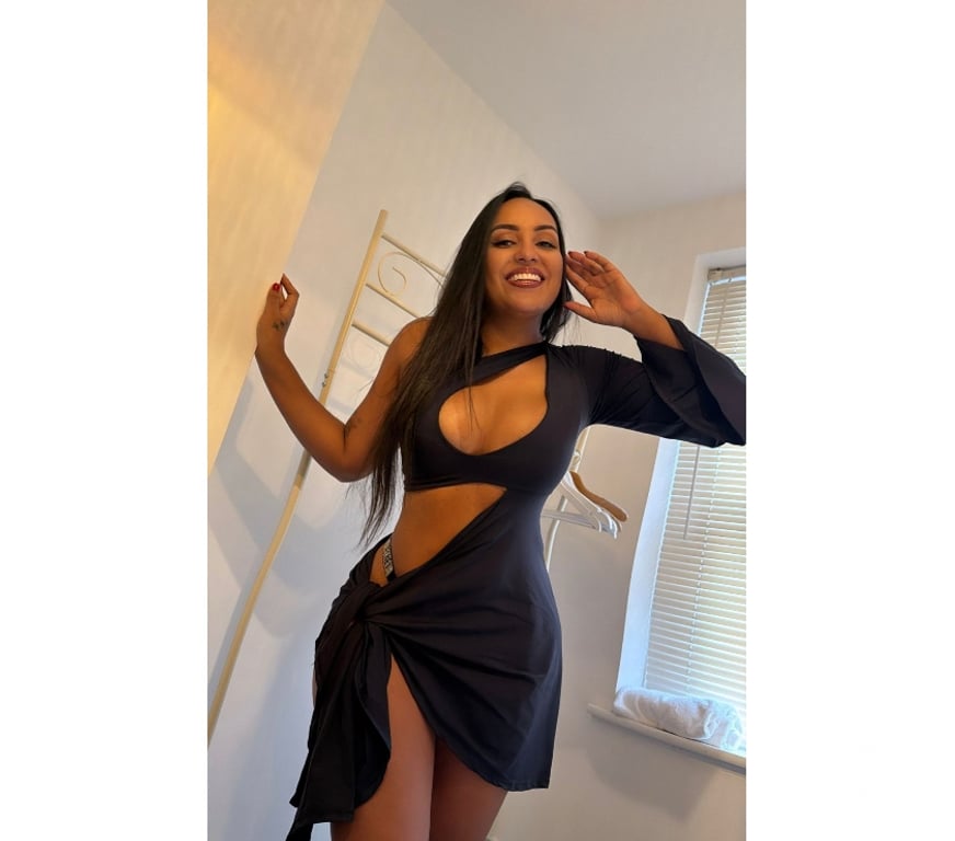 Escorts West Yorkshire Leeds - Photos for Thick, Sexy & Totally Irresistible 💋