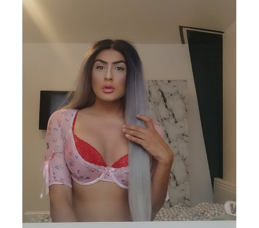 Trans Escorts East London Goodmayes Station - East London - Photos for Mixed Pakistani Baddie Princess Barking, ilford, goodsmayes