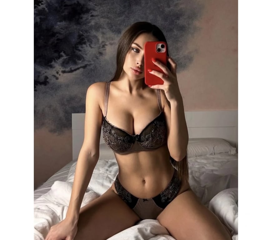 Escorts Surrey Guildford - Photos for 💯Hi guys i m Evelin new here💯Party girl🔝
