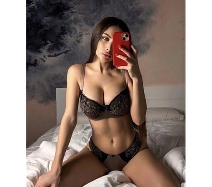  Escorts Guildford Town Centre Guildford - Photos for 💯Hi guys i m Evelin new here💯Party girl🔝