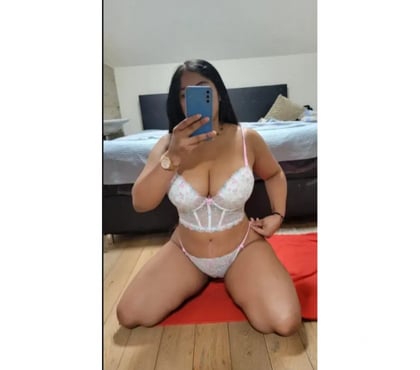 Escorts Hyde Park Leeds - Photos for Hello par⁹ty girl just for you call me bby🥳 Melissa