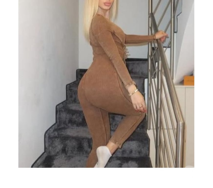 Escorts Reading Reading Town Centre - Reading - Photos for Elegant Blonde – Discreet & Friendly