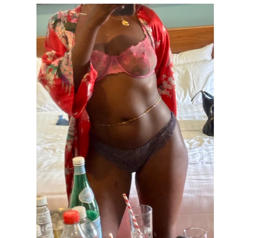 Escorts South West London Richmond upon Thames - Photos for Your Private Muse British Bombshell Bakkara 