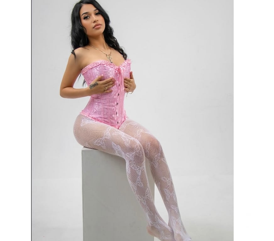 Escorts West London Hillingdon - Photos for 🐝Mel 🍯Girl available🍯Friendly🐝