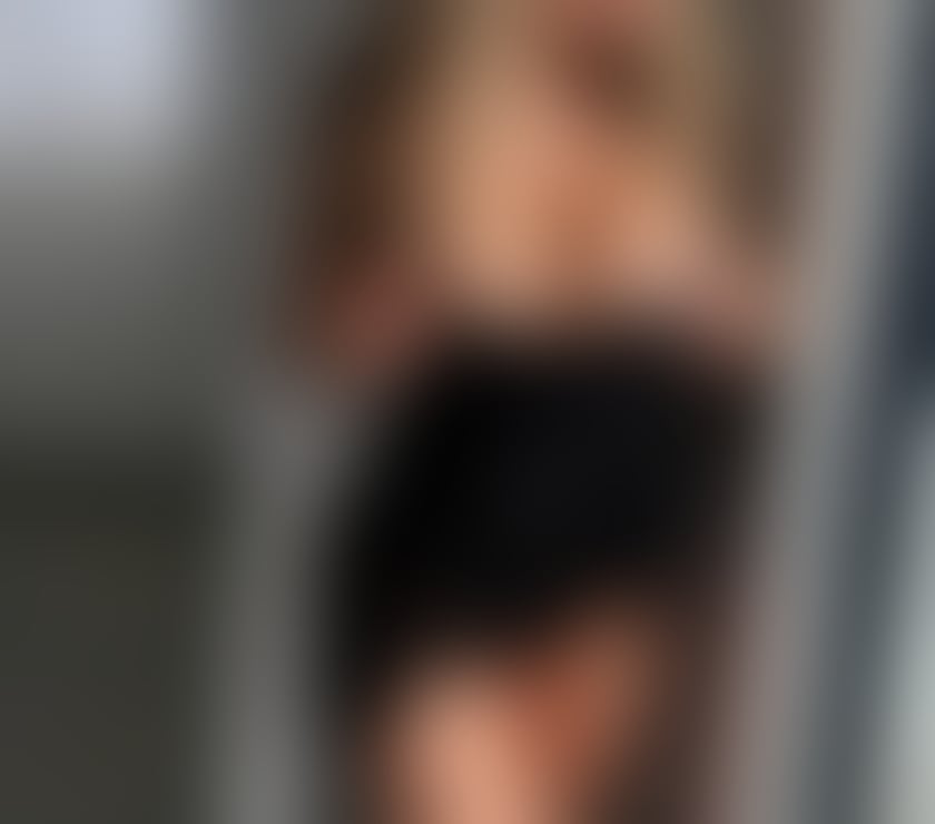 Escorts West London Ealing Broadway - West London - Photos for PARTY BLONDE MILF IN TOWN
