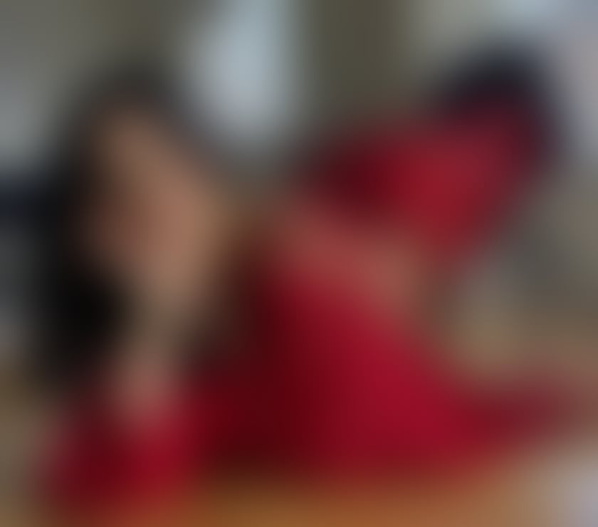 Escort Slough Town Centre Slough - Photos for Emma come back in Slough party 24-7