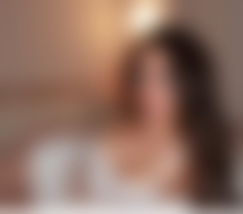 Escort Slough Town Centre Slough - Photos for Emma come back in Slough party 24-7
