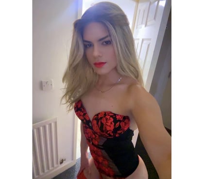 Trans Watford Town Centre Watford - Photos for ZOE SEXY TRANS AVAILABLE NOW 🔥🔥🔥