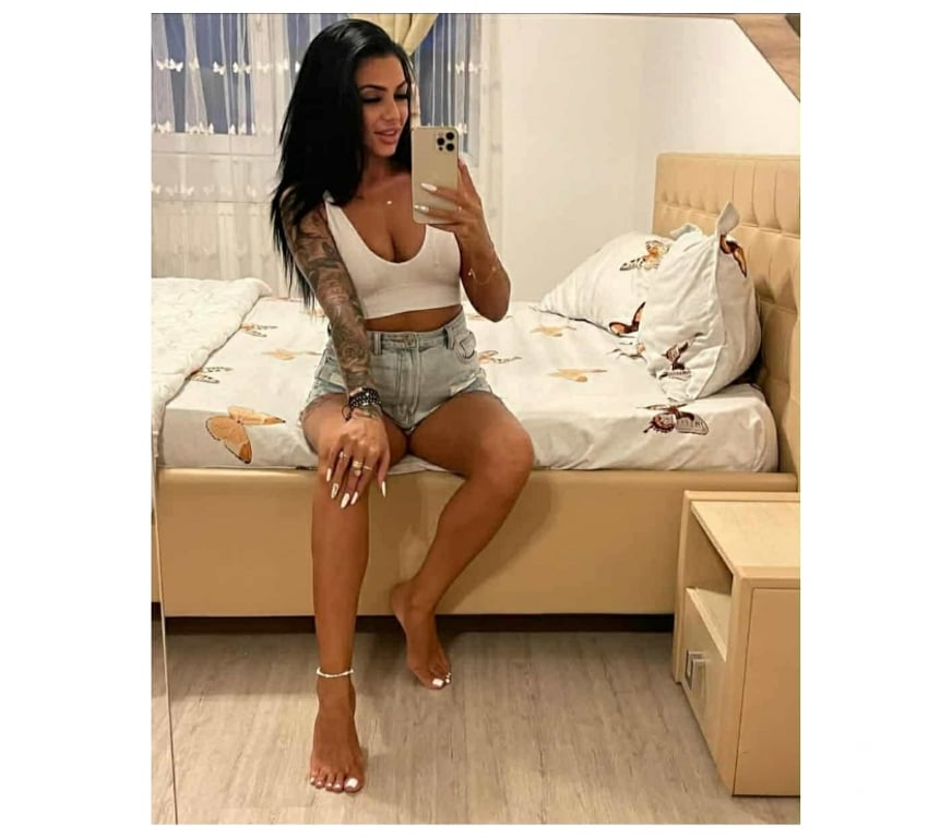 Escorts West Yorkshire Leeds - Photos for Ariana 🔝🍾TOYS 👙PARTY GIRL🫶 Skiny 🔝