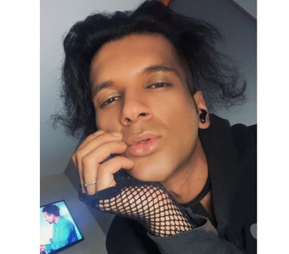 Gay Escorts Reading West Berkshire - Photos for FEM CD LOOKING NOW - OUTCALL ONLY