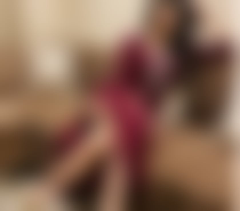 Slough Town Centre - Slough — Girl in centre only5days PARTY 24 7 best service