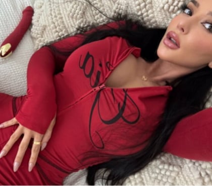 Escorts Stratford East London - Photos for 💎 LATINA WITH BLACK HAIR & CHARM 💎