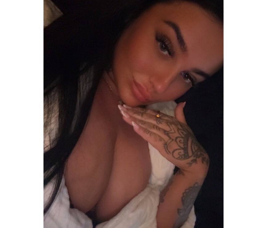Escorts South Yorkshire Doncaster - Photos for 22 year old inked British babe 😏😈