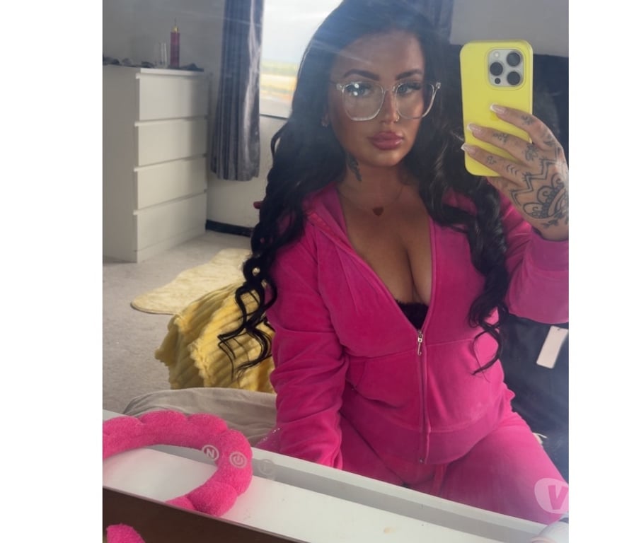 Escorts South Yorkshire Doncaster - Photos for 20 year old inked British babe ๐๐