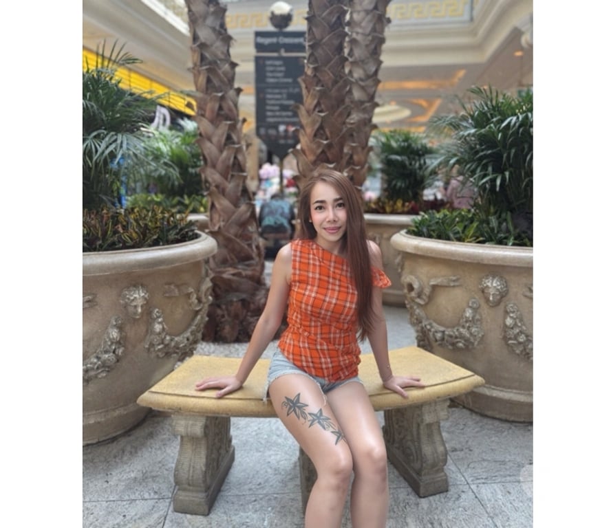 Escorts Hampshire Rushmoor - Photos for Lilly Sweet Thai lady