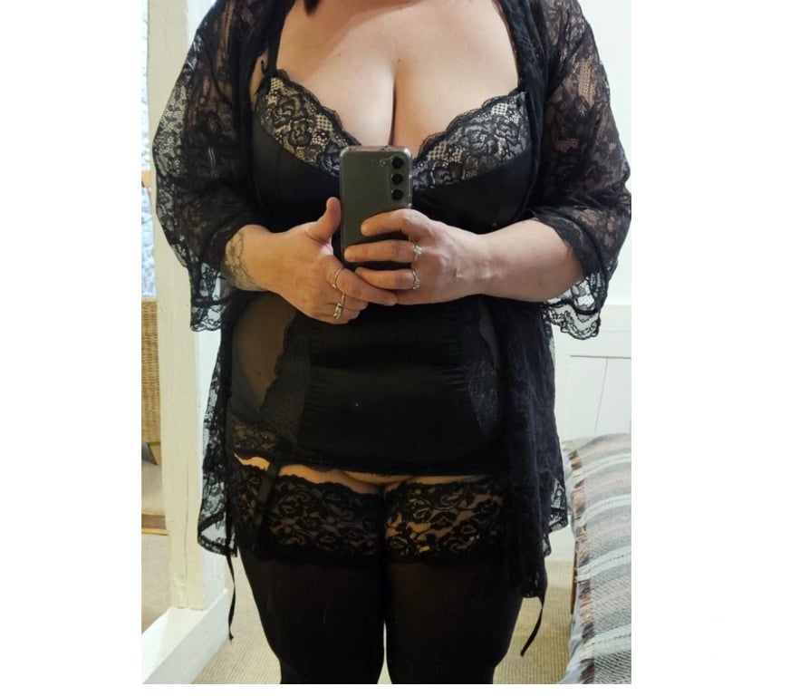 Escorts Wiltshire Chippenham - Wiltshire - Photos for π Genuine π Busty π Wife π