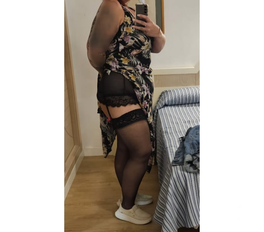 Escorts Wiltshire Chippenham - Wiltshire - Photos for π Genuine π Busty π Wife π