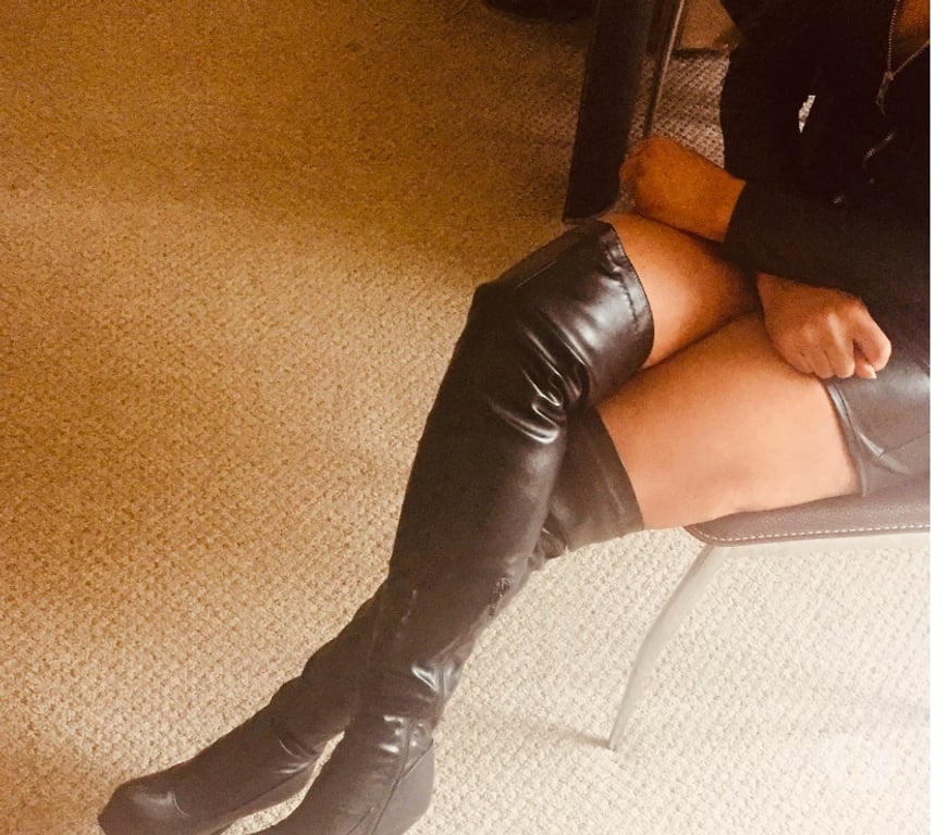 Escorts Merseyside Saint Helens - Photos for Beautiful Black Escort And Masseuse In St Helens Merseyside