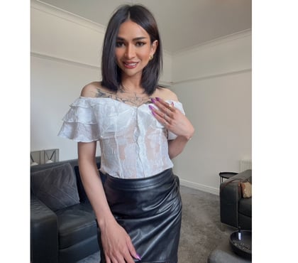 Escorts and Massages Media City UK Salford - Photos for 😈Naughty Thai lady boy Yuri 😈
