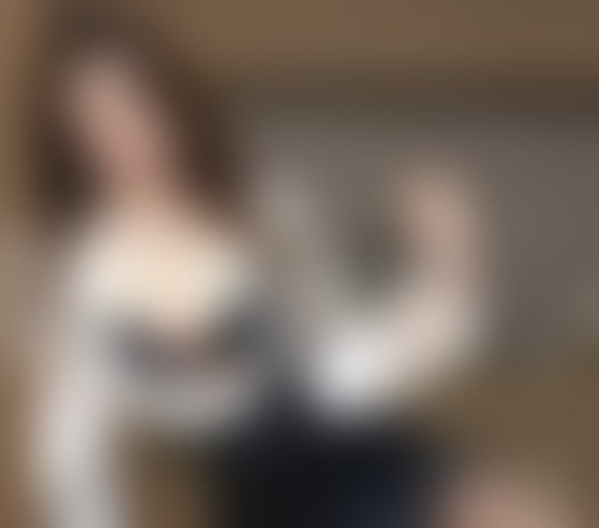 Naughty Sexy Busty Asian Girl Escort in Guildford