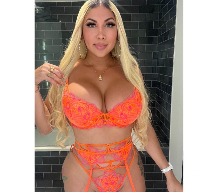 Escorts South East London Croydon - Photos for YENCY SHEMALE🍆🍑BLONDE💋OWO-FULL-TOYS