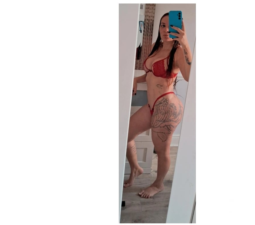 Escorts South East London Elephant & Castle Station - South East London - Photos for BELLA BIG HOT 🔥 🍑 🇧🇷