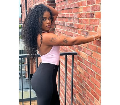 Escorts Stratford East London - Photos for Brazilian brunette with curly hair