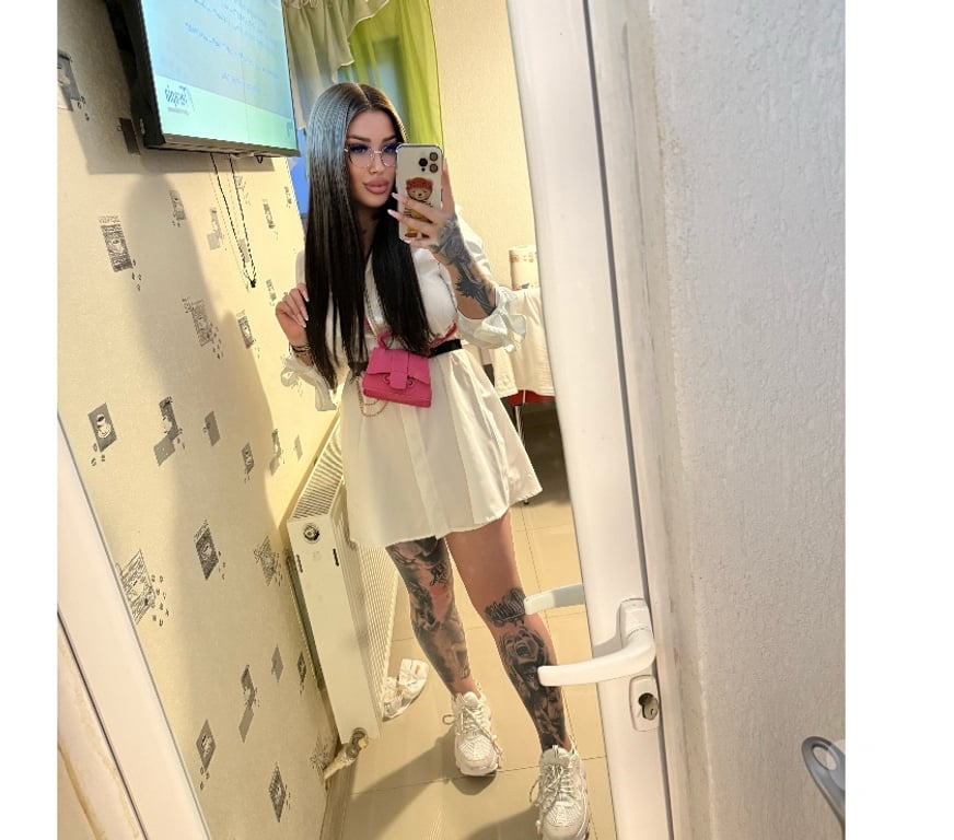 Escorts Derbyshire Derby - Photos for Party girl now in town incall outcall Candy