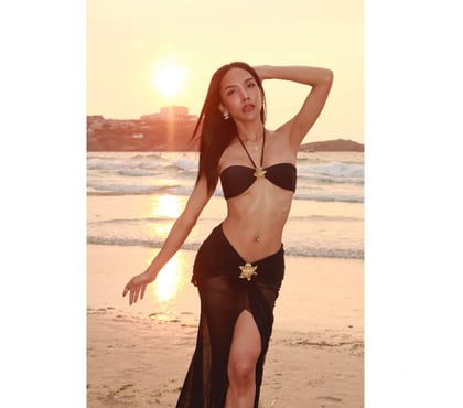 Escorts and Massages Leicester City Centre Leicester - Photos for Thai Model TS Emily