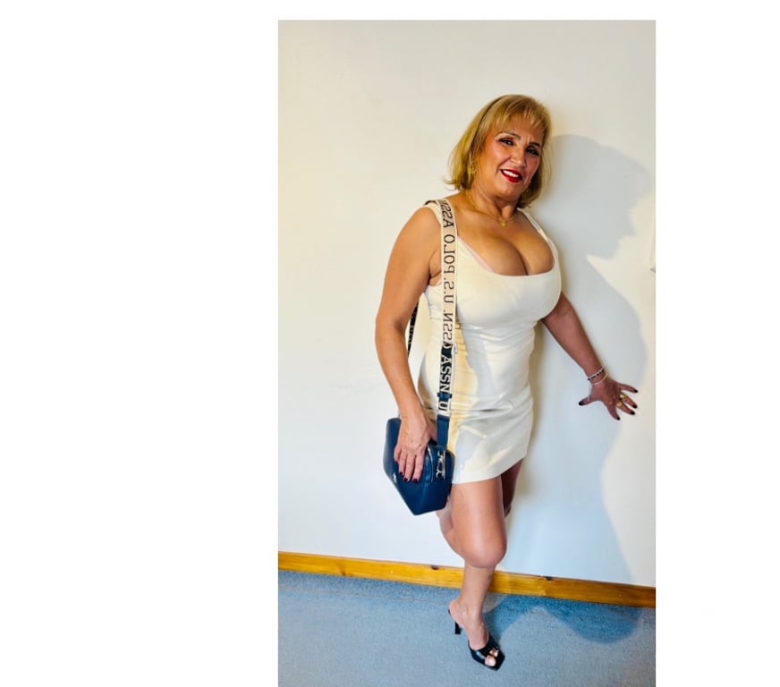 Escorts South East London Bromley - Photos for Mary naughty mature girl❤️🇧🇷🍾