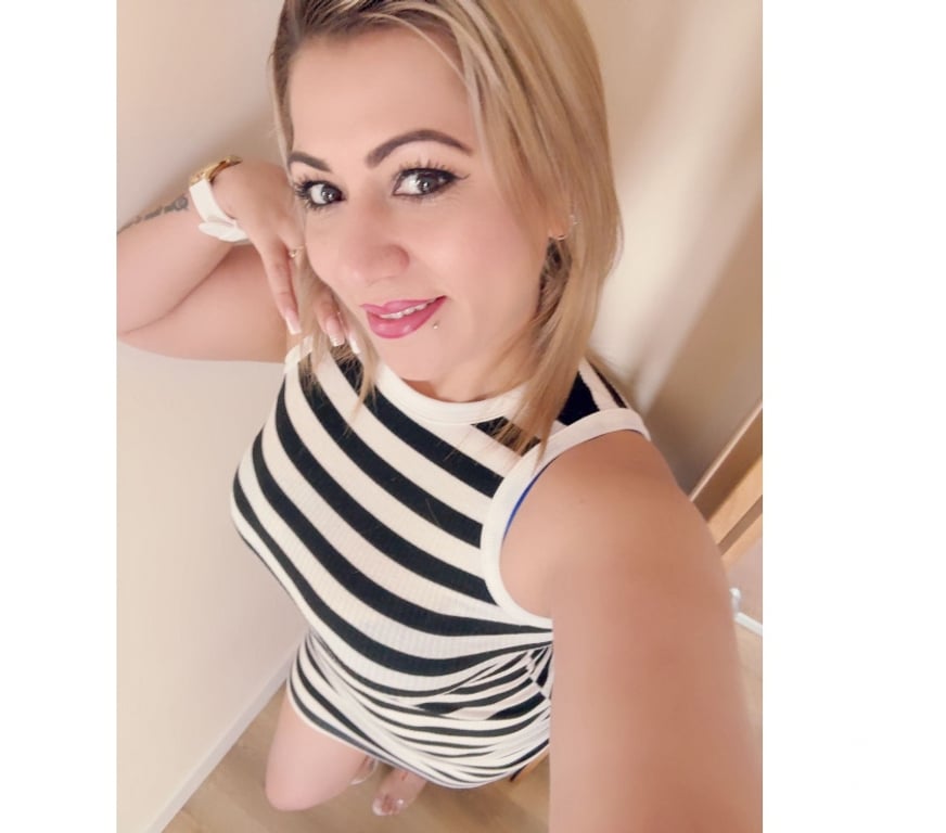 Escorts North West London Colindale Station - North West London - Photos for Laury party 🥳 Colombian girl 🔥 in Colindale Town !