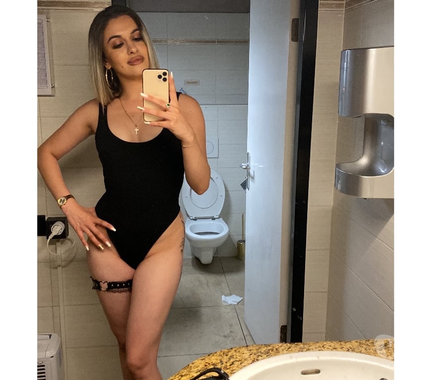 Escorts Renfrewshire Paisley - Renfrewshire - Photos for Anna Bella Sexy Hot and Real 4 u Babe