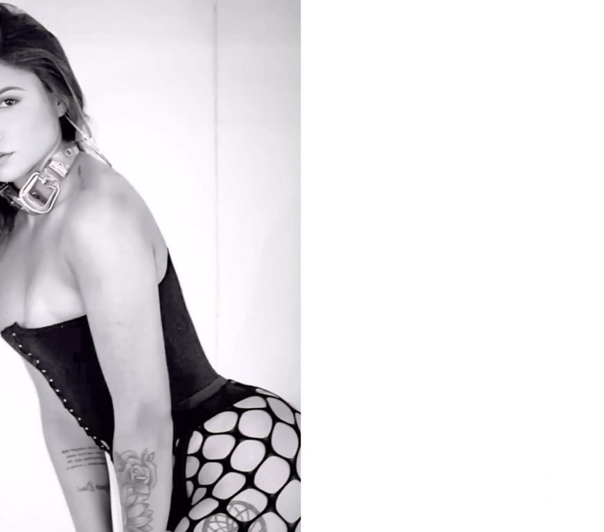 Escorts Essex Thurrock - Essex - Photos for Julia party strap-on