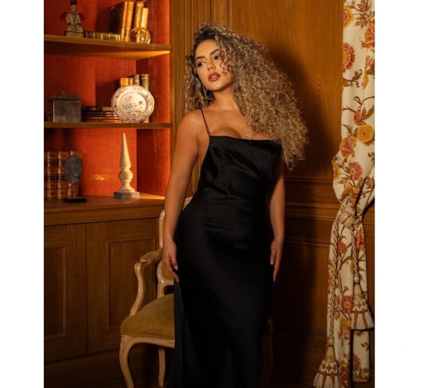 Escorts Surrey Runnymede - Photos for RELAX MASSAGE, DIP TISSUE & SENSUAL MASSAGE WITH LAURA