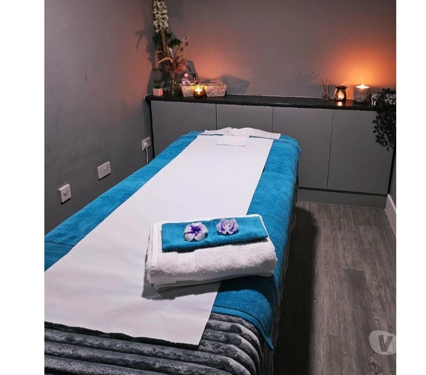Escorts Surrey Runnymede - Photos for RELAX MASSAGE, DIP TISSUE & SENSUAL MASSAGE WITH LAURA