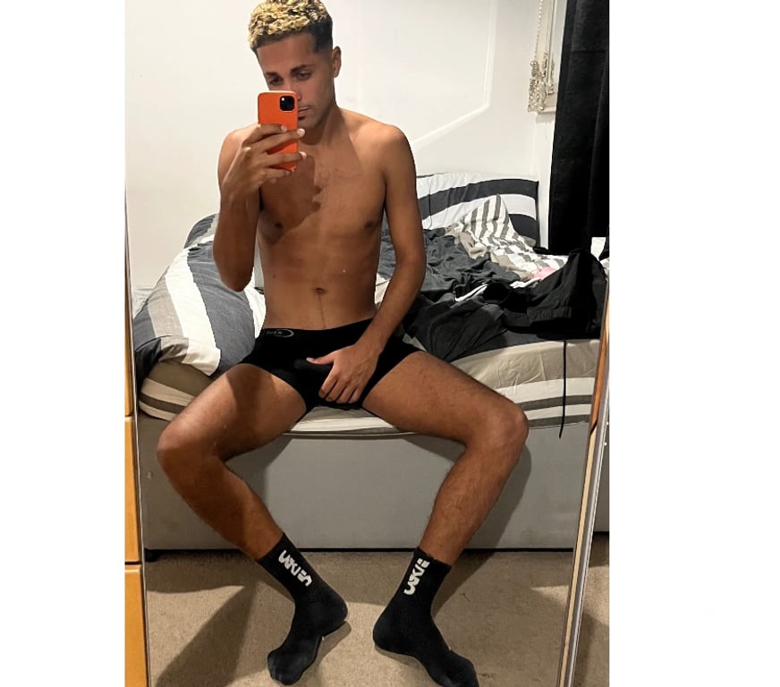 Gay massage South West London Clapham North Station - South West London - Photos for Patricio Young Top 🔥