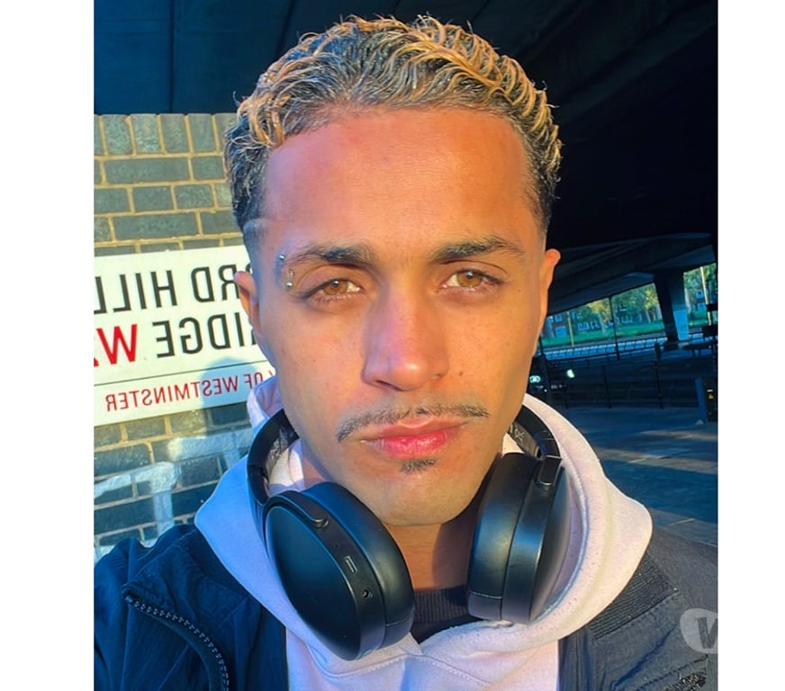 Gay massage South West London Clapham North Station - South West London - Photos for Patricio Young Top 🔥