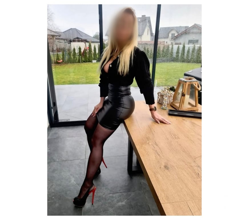 Escorts Peterborough Fletton Quays - Peterborough - Photos for NEW ARRIVAL! Blonde Lisa in Peterborough x