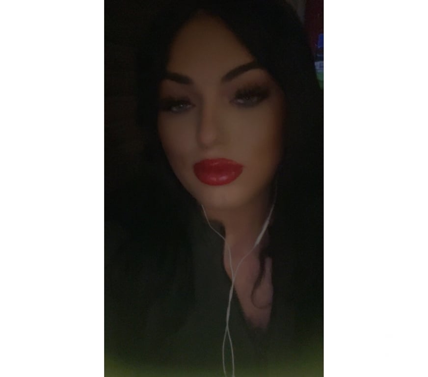 Trans Escorts West Midlands Birmingham - Photos for 7inch Curvy Irish trans girl in Digbeth Birmingham