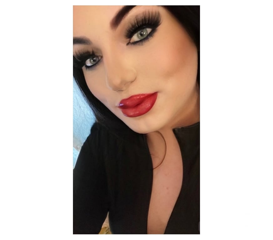 Trans Escorts West Midlands Birmingham - Photos for 7inch Curvy Irish trans girl in Digbeth Birmingham
