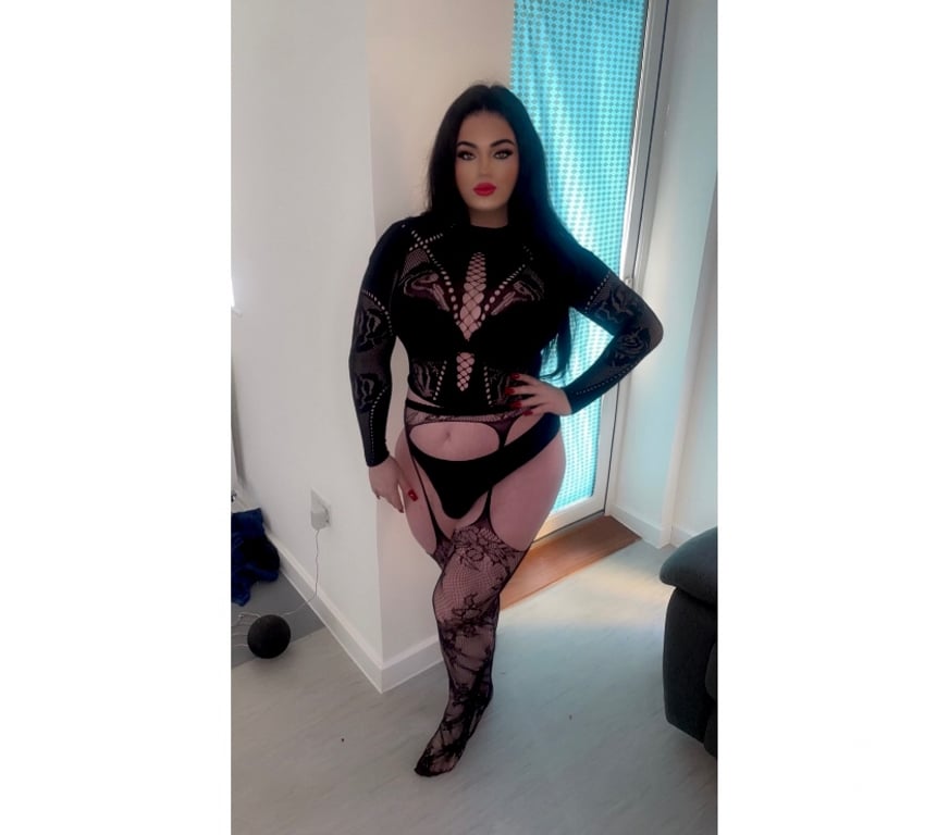 Trans Escorts West Midlands Birmingham - Photos for 7inch Curvy Irish trans girl in Digbeth Birmingham