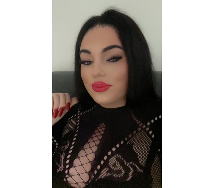 Trans Escorts West Midlands Birmingham - Photos for 7inch Curvy Irish trans girl in Digbeth Birmingham